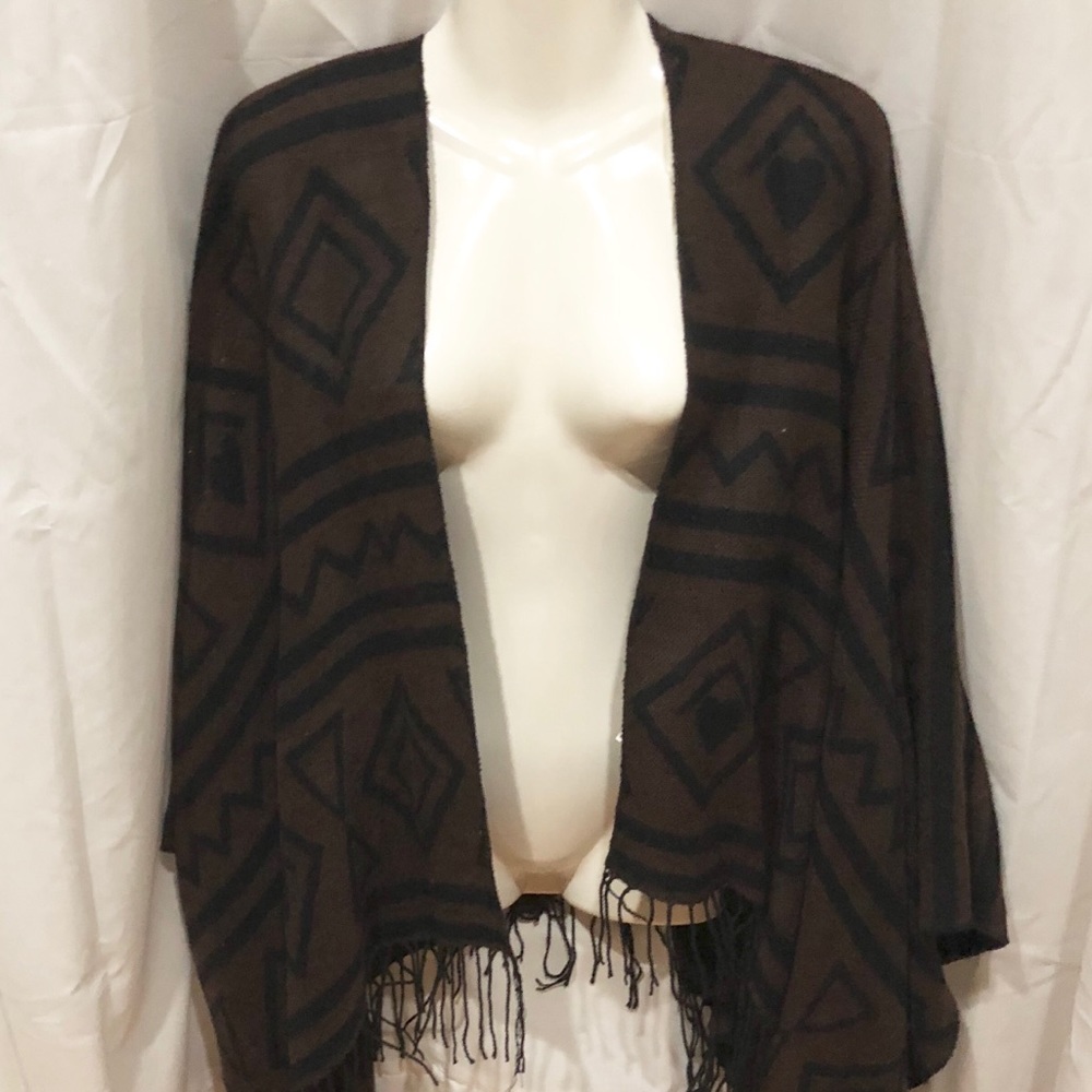 CR Maroon Tribal Poncho ❤️NWT❤️